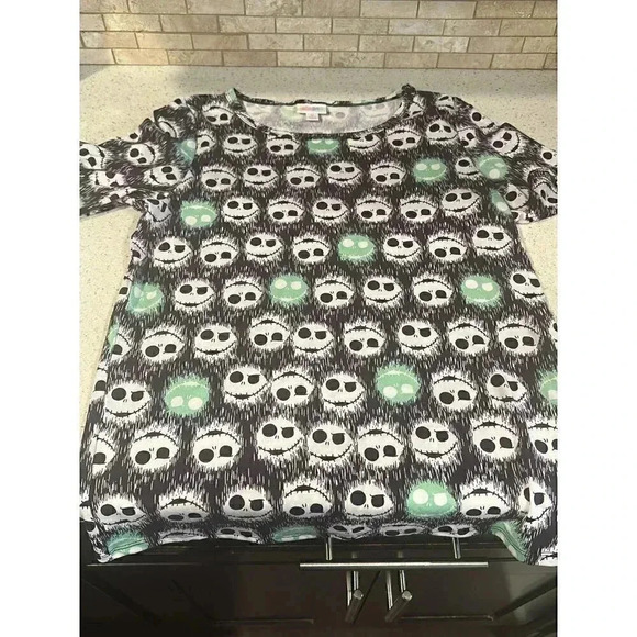 DISNEY LuLaRoe Jack Skellington Gigi top bj - Picture 1 of 3